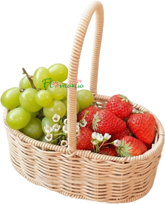 Корзина с клубникой и виноградом «Сбор урожая»
